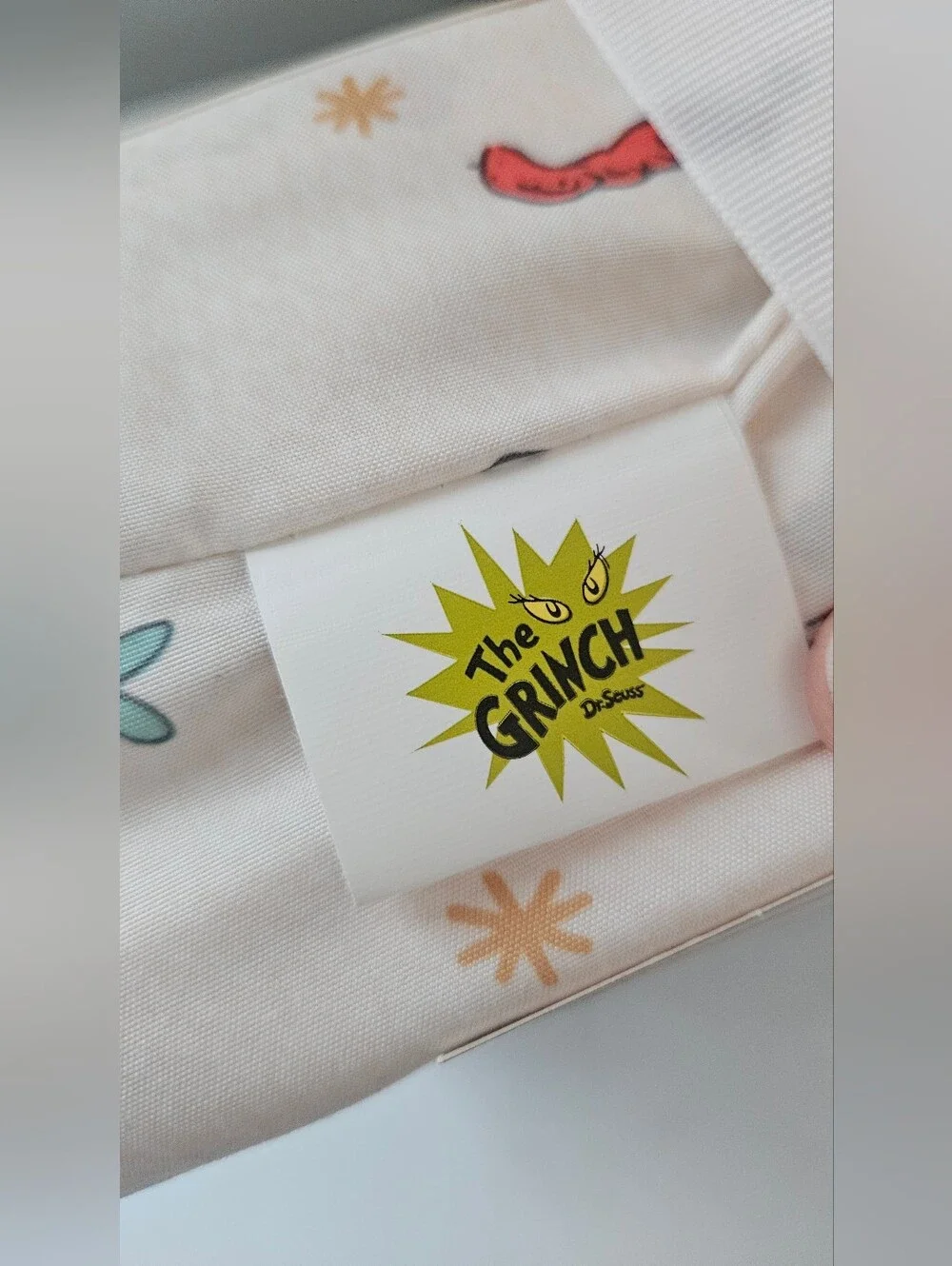 Dr. Seuss The Grinch Holiday Sheet Set - White, Green & Red